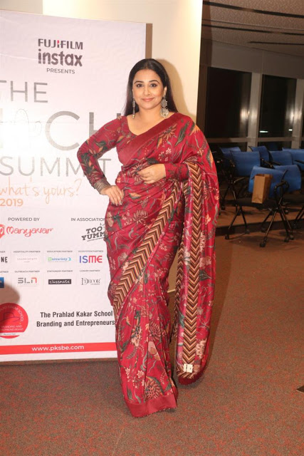 Hot Actress Vidya Balan In Dark Red Saree ITCH Summit 492
